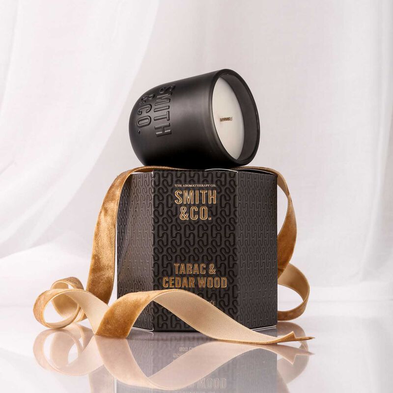 Smith & Co. Tabac & Cedarwood Festive Candle 80g image number 1