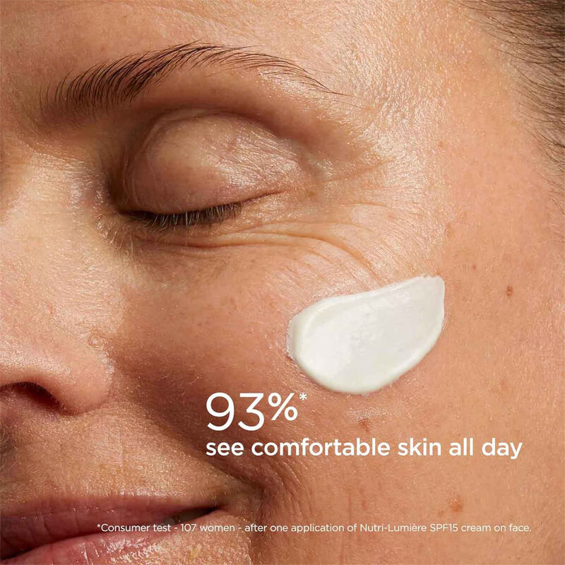 Clarins Nutri-Lumi&egrave;re SPF15 50ml image number 1