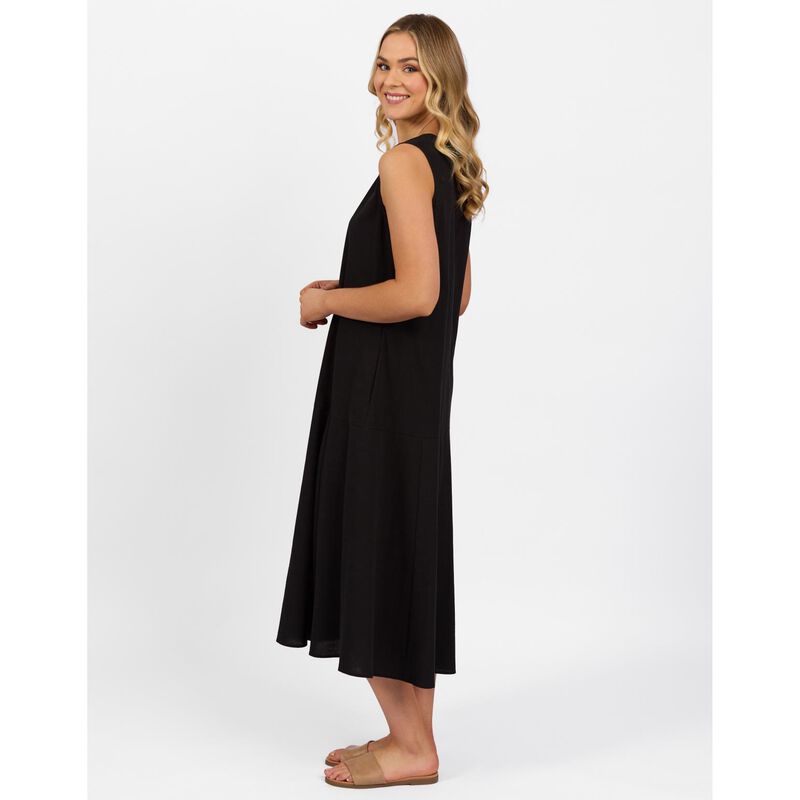 Vassalli Plain Long Sleeveless Dress With Round Neck image number 2