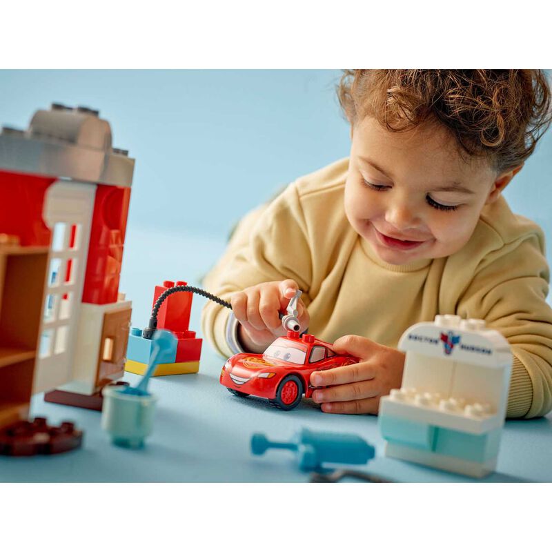 LEGO Duplo Mcqueen's Visit To Doc's Garage image number 3