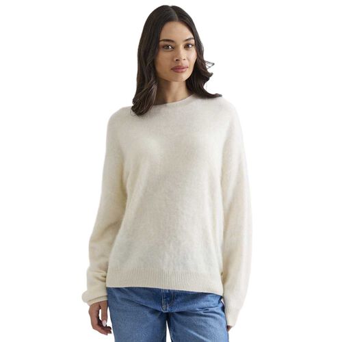 Mia Fratino Edith Crew