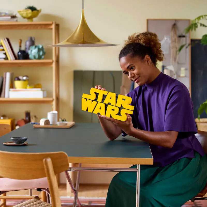 LEGO Brick Built Star Wars™ Logo image number 3