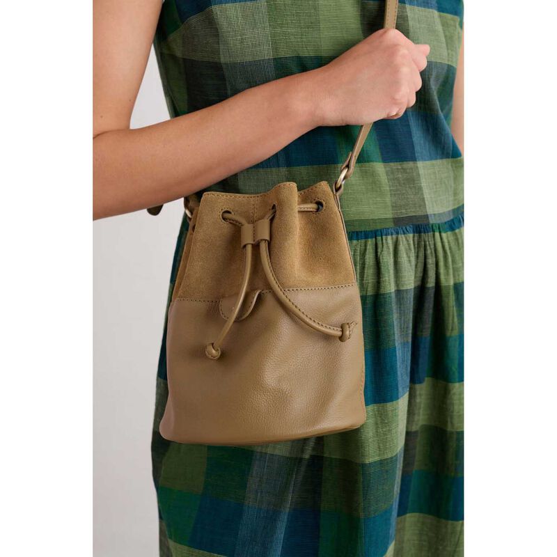 Seasalt Cornwall Mor Tide Bucket Bag Leather Oak image number 1