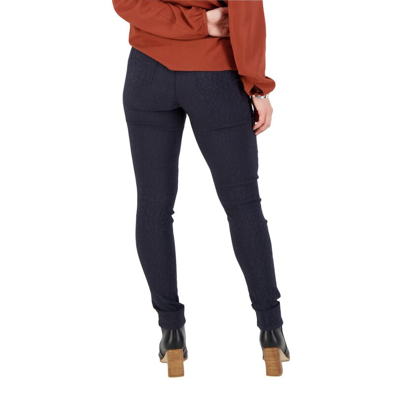 Vassalli Embossed Legging image number 5