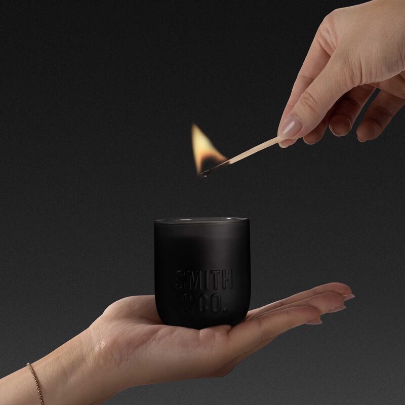 Smith & Co. Tabac & Cedar Wood Scented Candle 80g image number 1