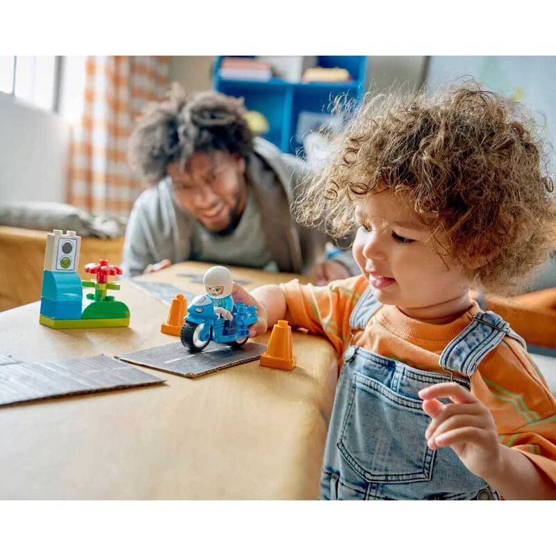 LEGO Duplo Blue Police Motorcycle image number 3