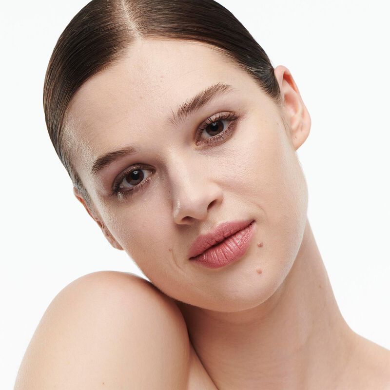MAC Studio Radiance Serum Powered Foundation image number 2