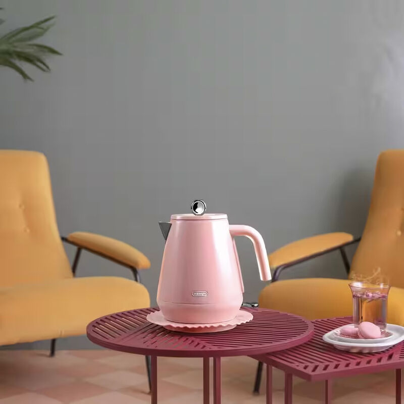 DeLonghi Eclettica Pink Kettle image number 3