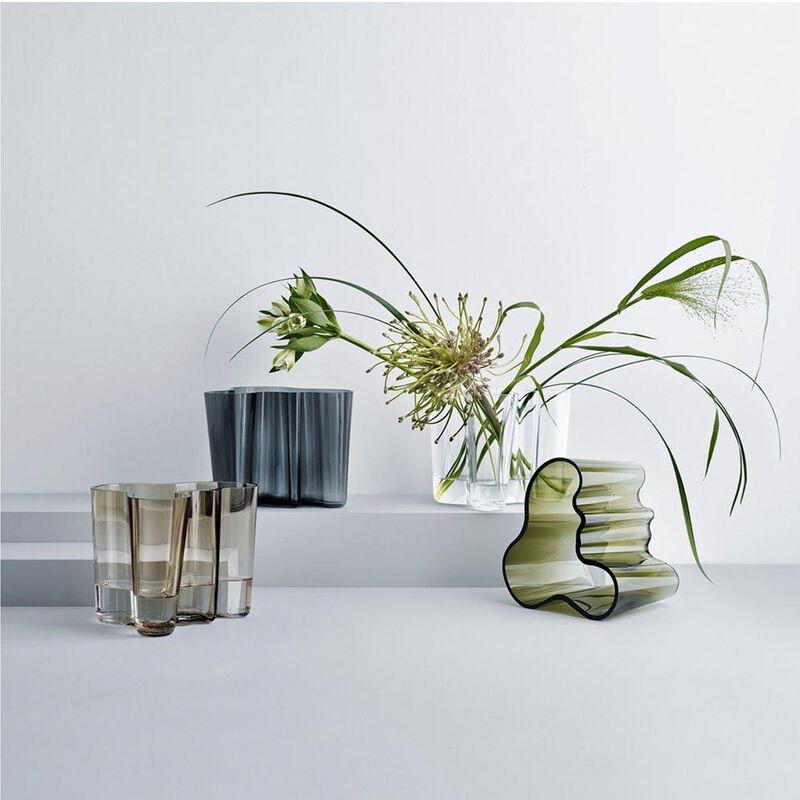 iittala Alvar Aalto Vase 16cm Moss Green image number 1