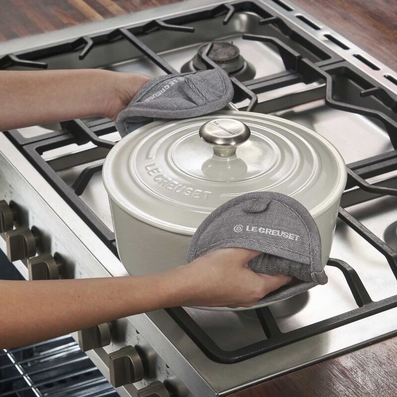 Le Creuset Oval Pot Holder Set of 2 - Noir image number 2