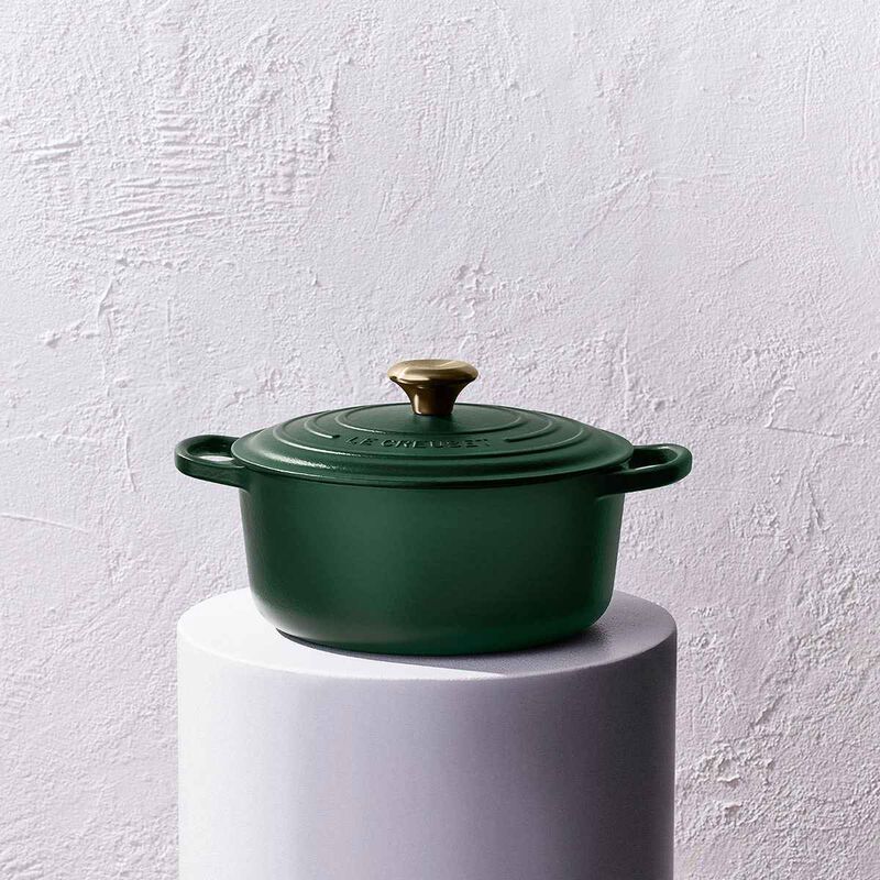 Le Creuset Signature Cast Iron Round Casserole 24cm image number 1