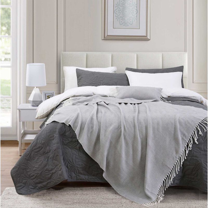 Top Drawer Chevron Throw 150x200cm Grey image number 2