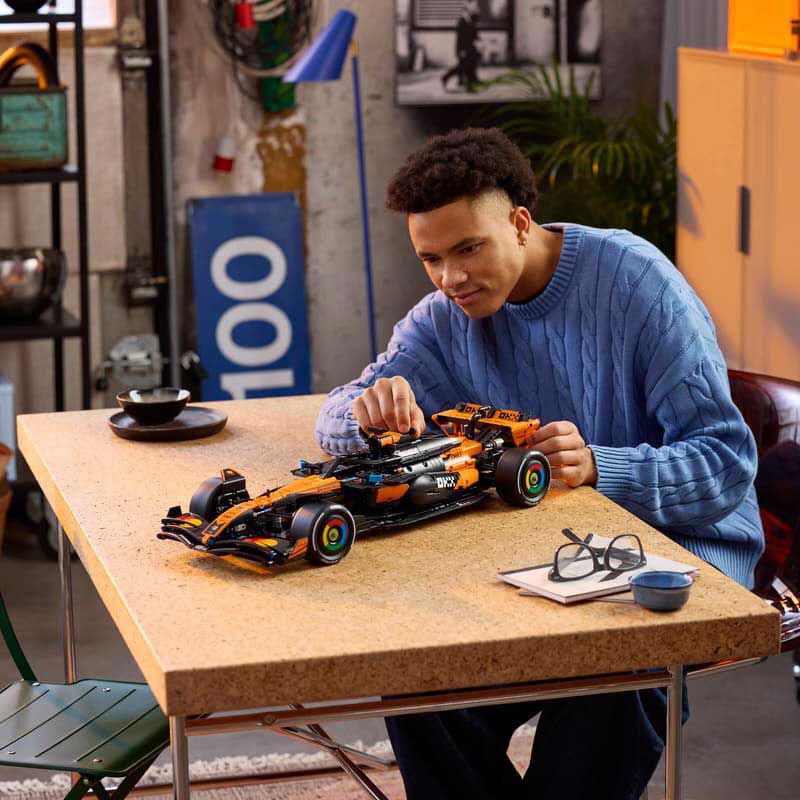 LEGO Technic&trade; McLaren MCL39 F1&reg; Car image number 3