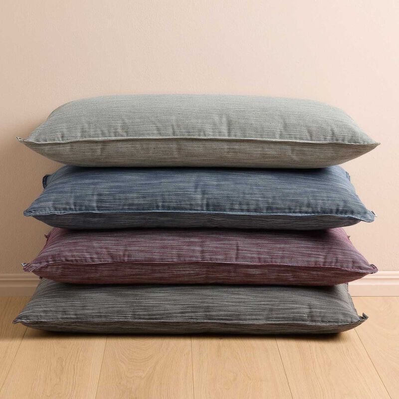 HOMMEY. Lumbar Cushion Cranberry image number 1