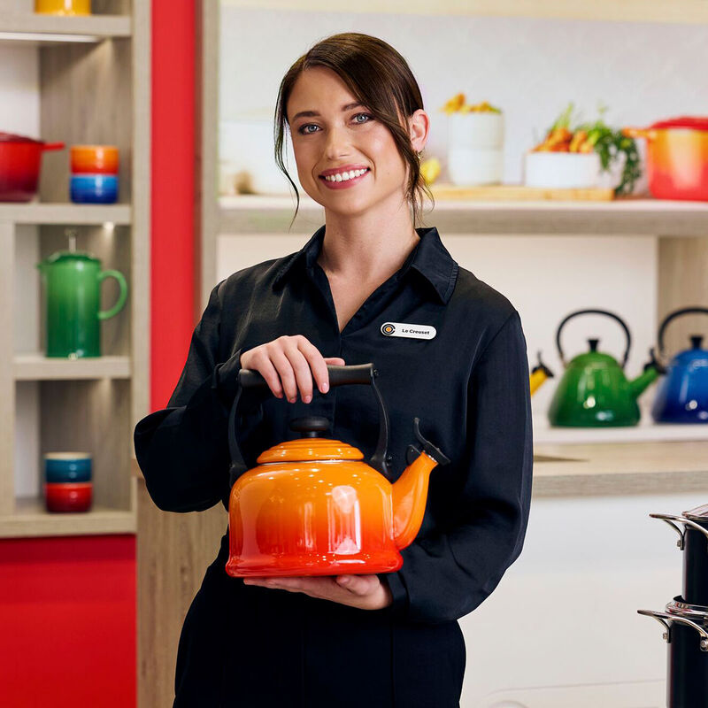 Le Creuset Traditional Kettle 2.1L image number 29