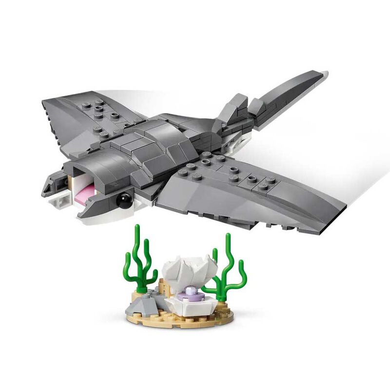 LEGO Creator Fierce Shark with s Treasure Chest image number 2