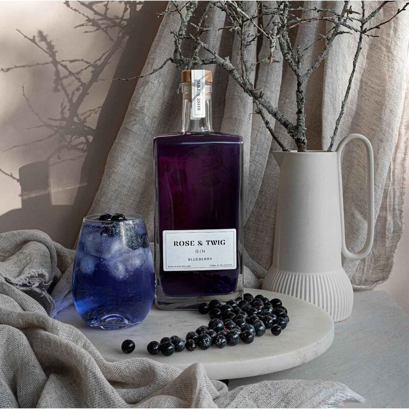 Rose & Twig Blueberry Gin 700ml image number 1