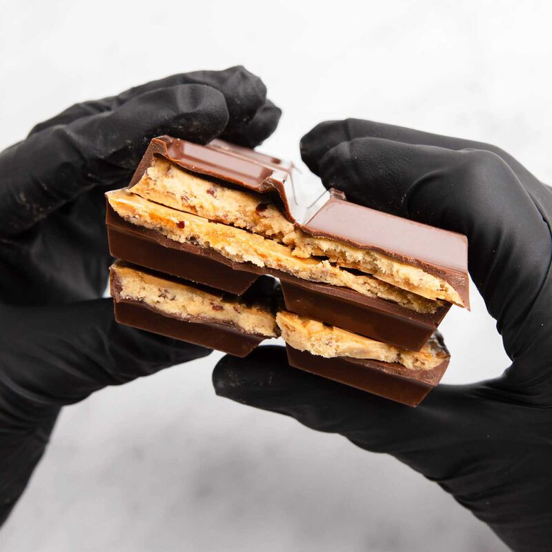 House of Chocolate Cookie Dough Croissant Chocolate Bar 220g image number 1