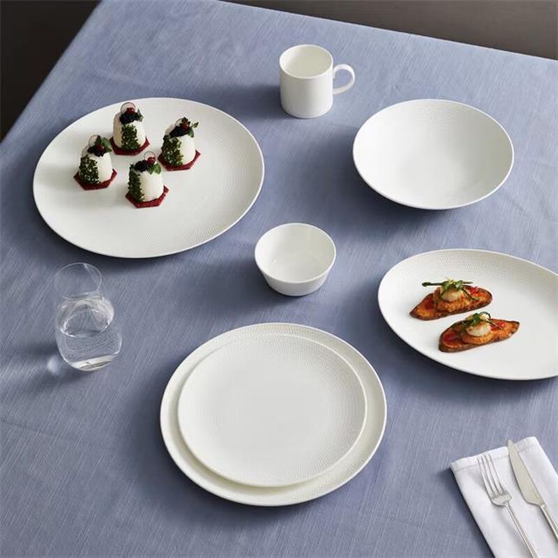 Wedgwood Gio 16 Piece Set image number 2