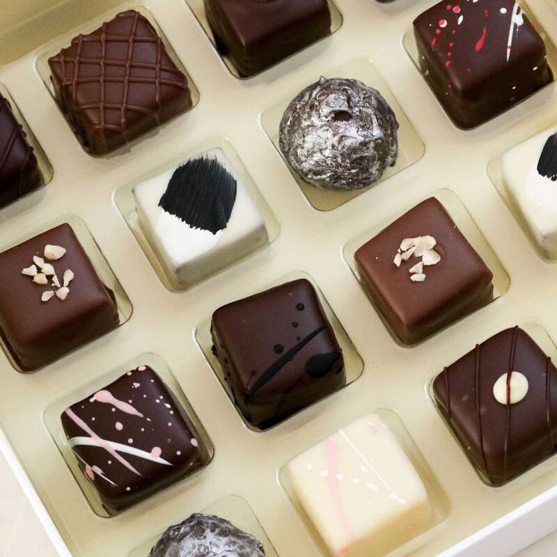 House of Chocolate 16 Piece Liqueur Truffle Selection 240g image number 1