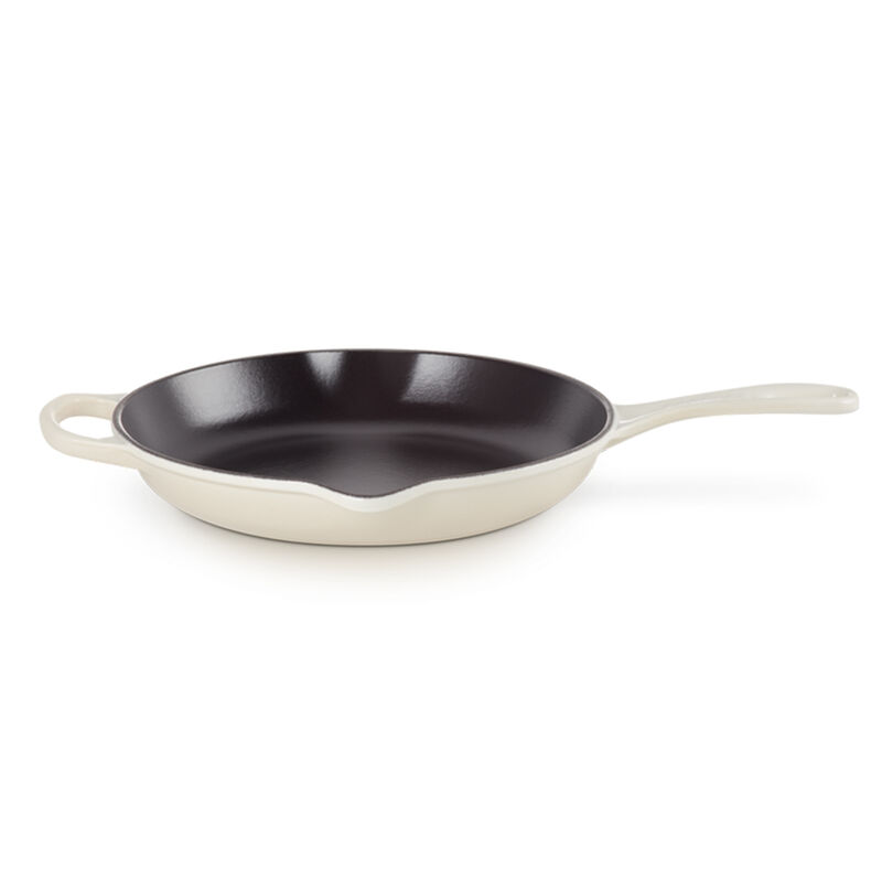 Le Creuset Cast Iron Round Skillet 26cm - Meringue image number 0