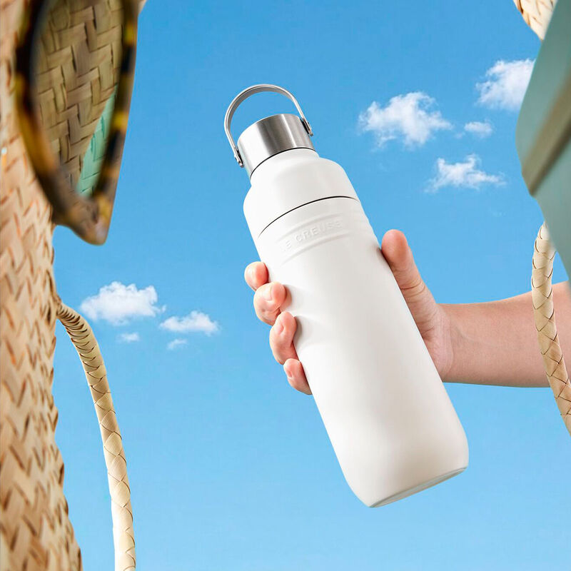 Le Creuset On The Go Insulated Water Bottle 1L image number 1