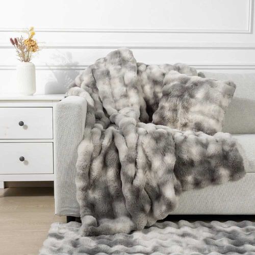 Top Drawer Mist Mink Cushion 600Gsm Carved Fur - 45x45cm With Inner