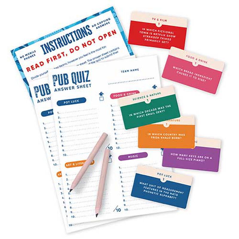 The Paperie Celebration Games Room Crackers Pub Quiz Set of 6 image number 1