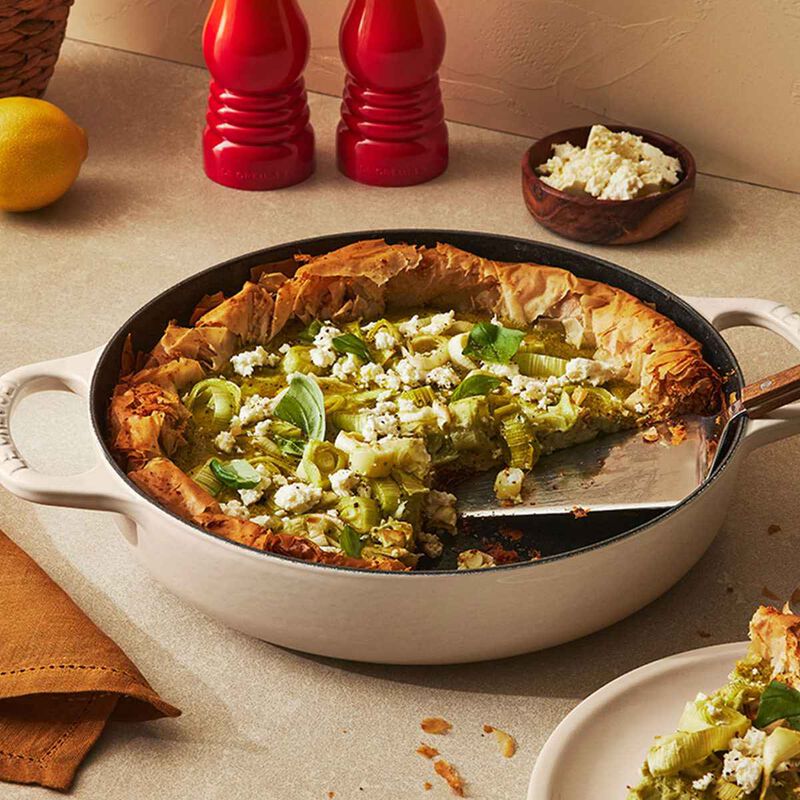 Le Creuset Signature Cast Iron Everyday Pan 28cm image number 21