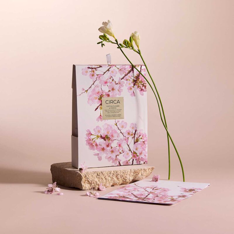 CIRCA Mother's Day Cotton Flower & Freesia Drawer Liners 6 Sheets image number 1