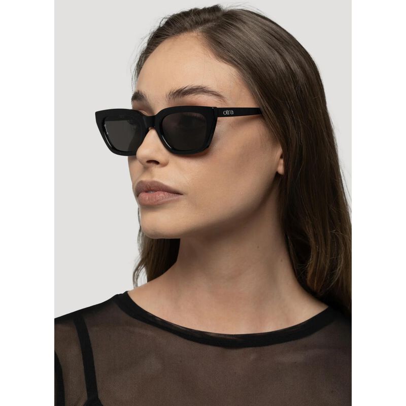 Otra Nove Rounded Cateye Sunglasses image number 2