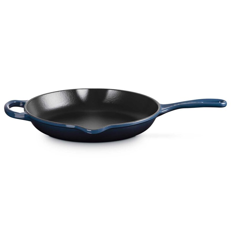 Le Creuset Cast Iron Round Skillet 26cm - Nuit image number 0