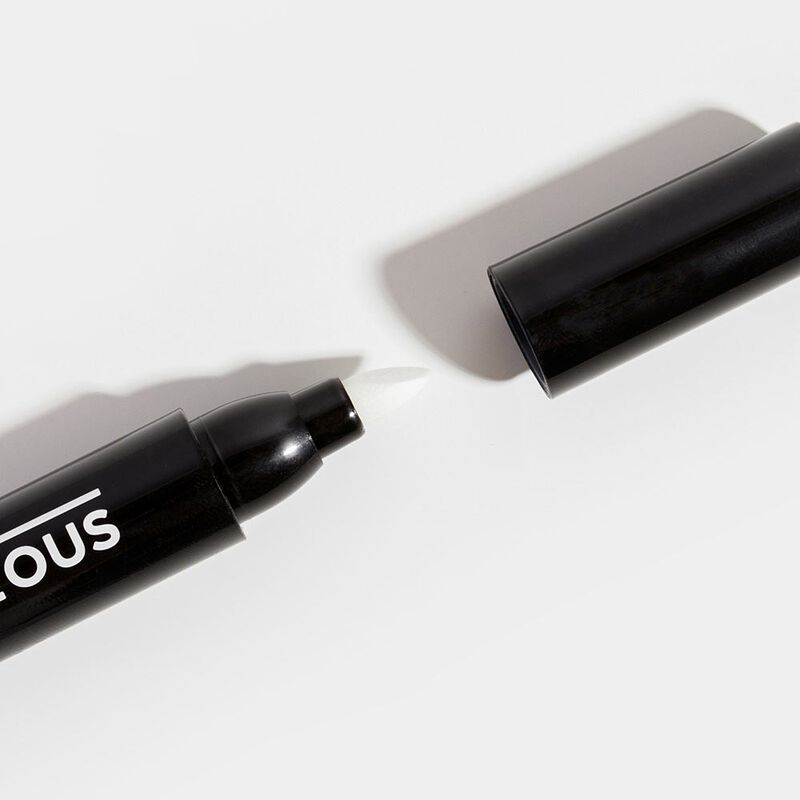 Gelous Nail Polish Remover Pen image number 2