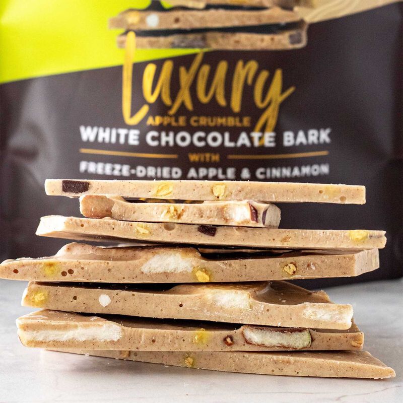 The Remarkable Chocolate Co Spiced Apple Crumble Bark 125g image number 1