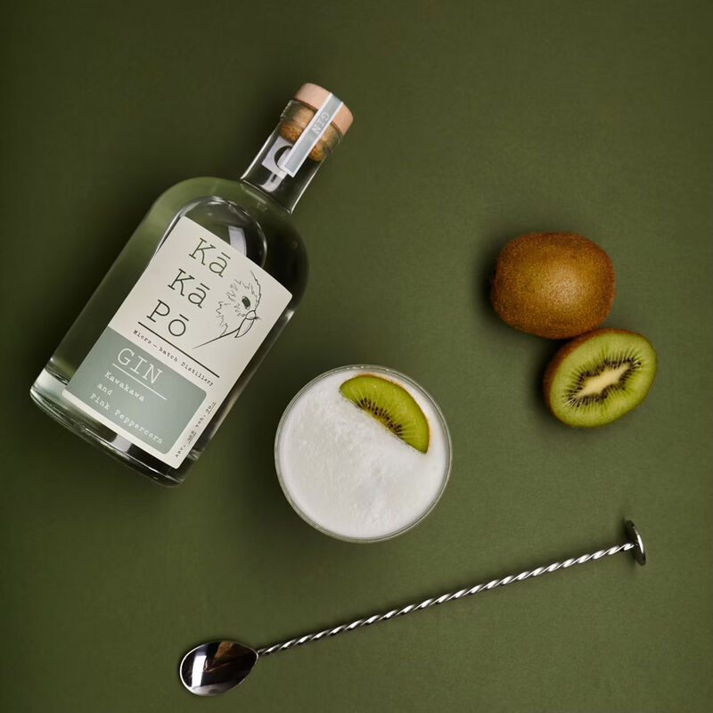 Kakapo Distillery Kawakawa & Pink Peppercorn Gin 700ml image number 1