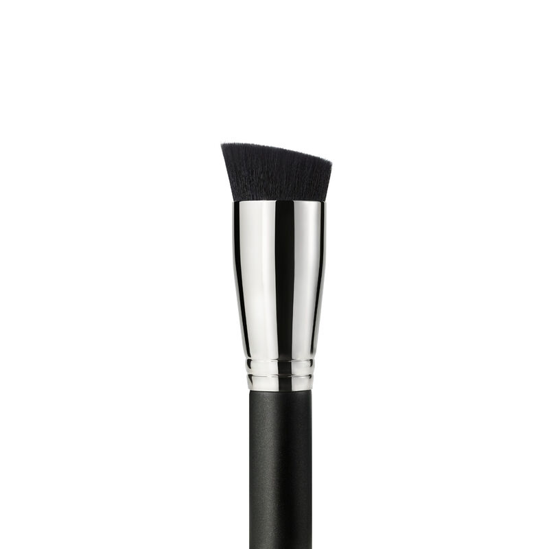 MAC Brush #196 Slanted Flat Top Foundation image number 2