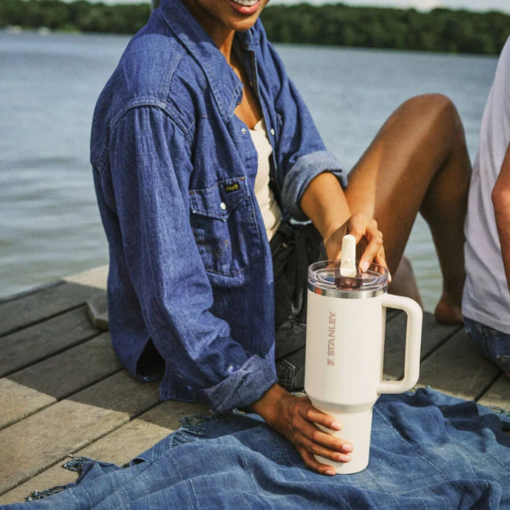 summer-sip-in-style-bottles