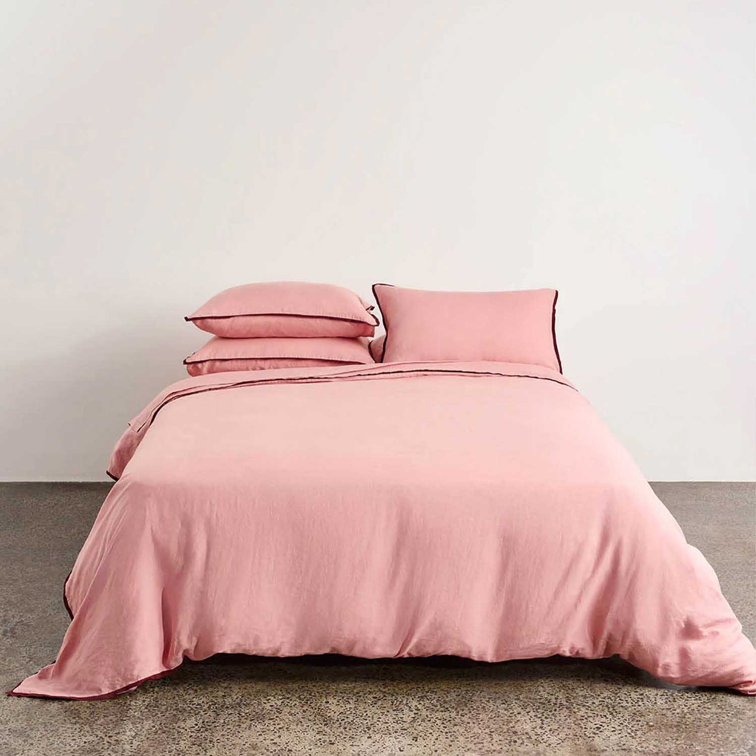 HOMMEY. Linen Quilt Cover - Rhubarb