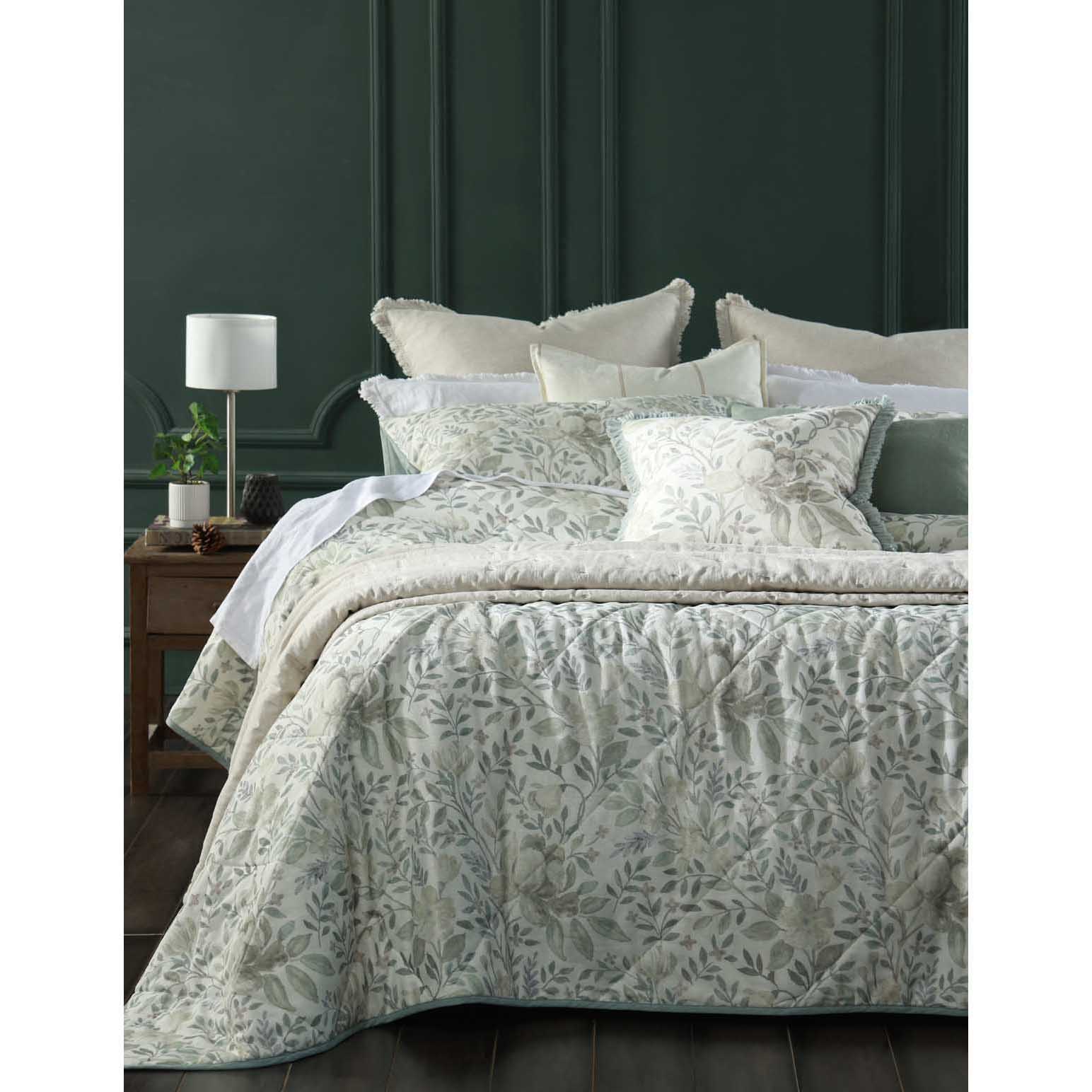 MM Linen Whisper Bedspread Set