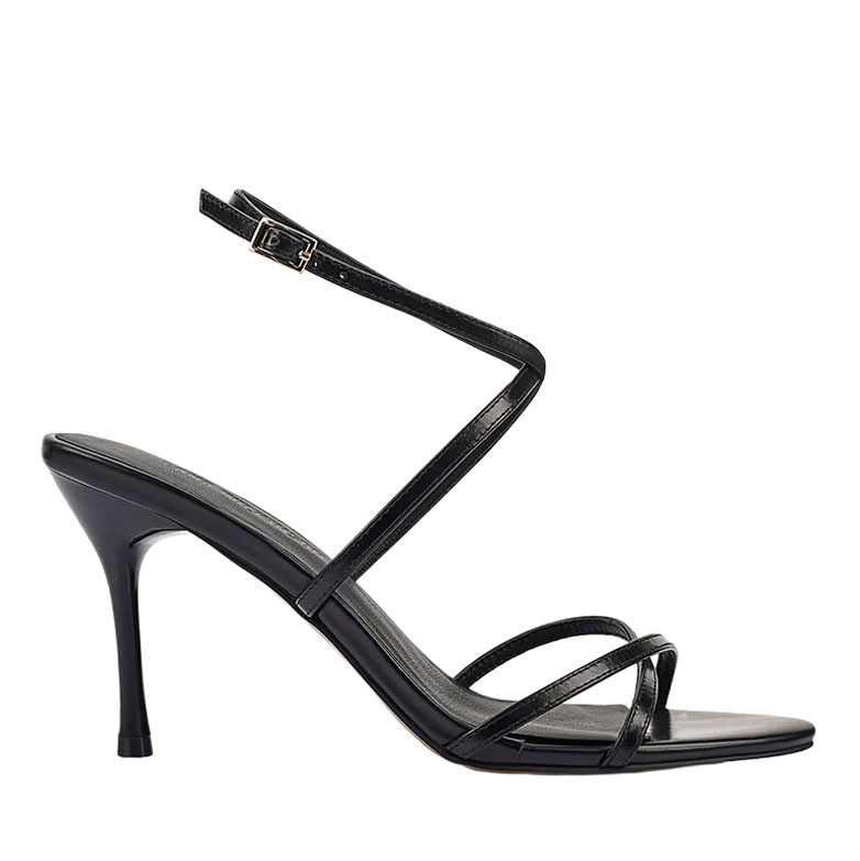 LANA WILKINSON Garcelle Heel