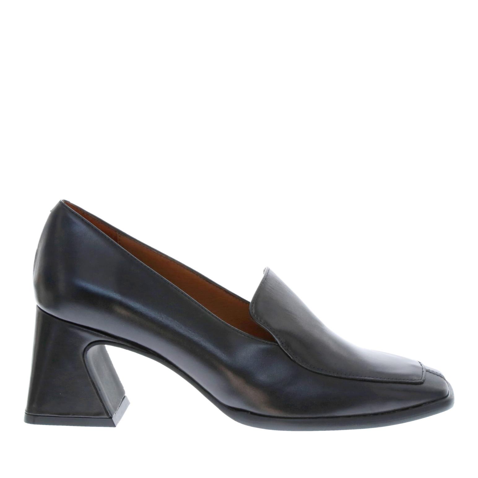 Neo Heeled Loafer