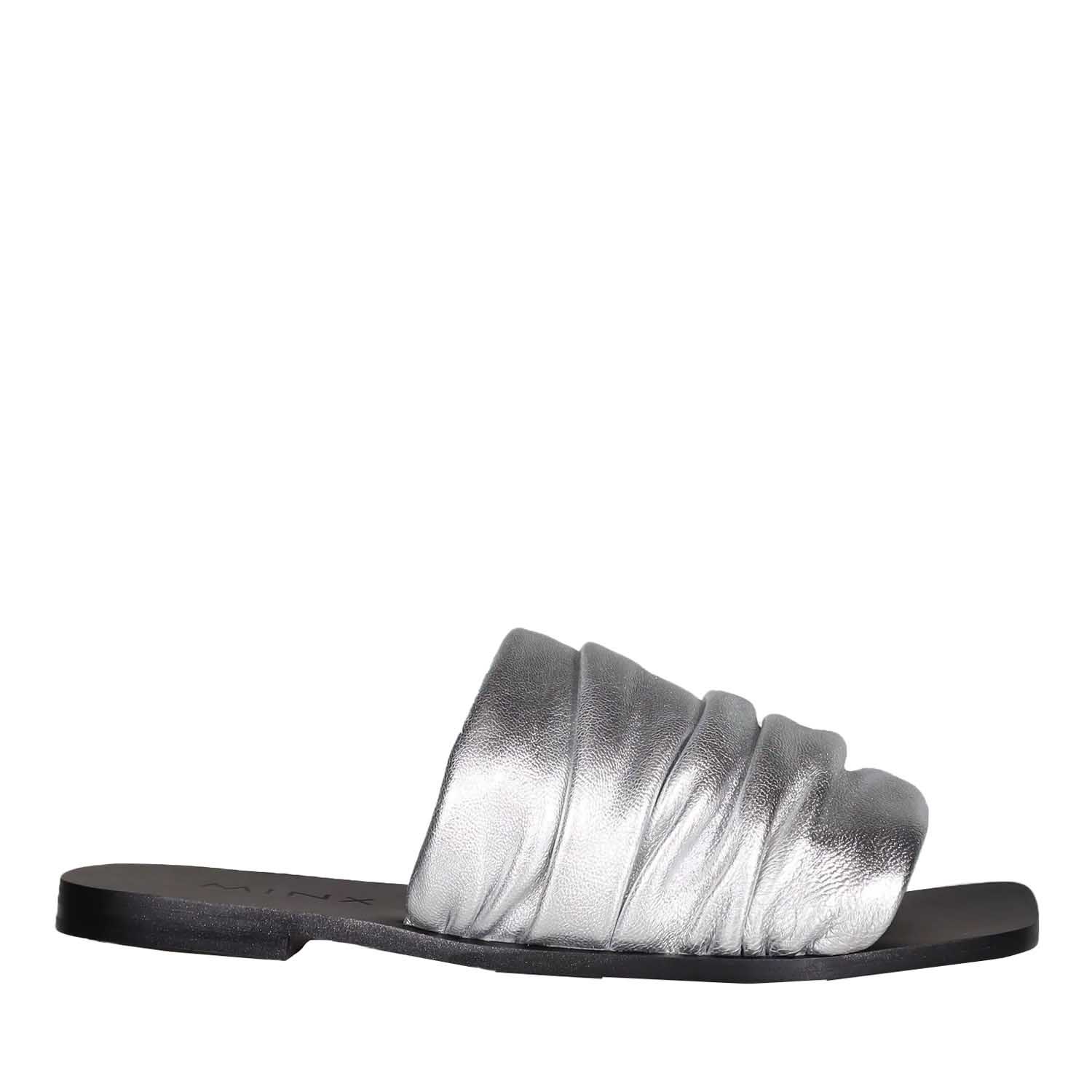 Minx Coast Slide