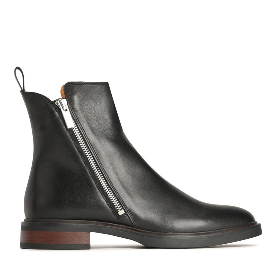 EOS Blaine Boot