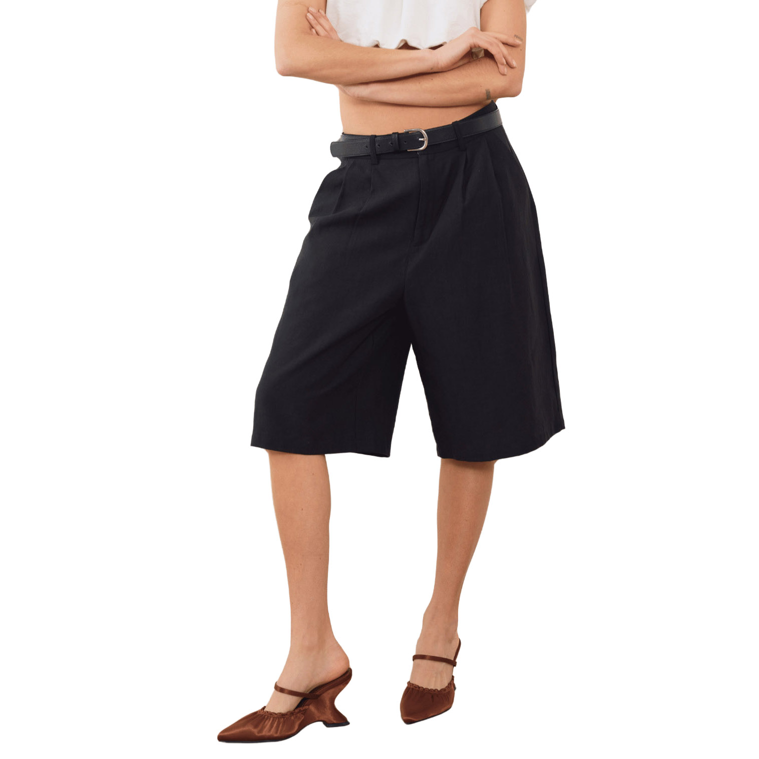 COMMONPLACE ESSENTIALS Longline Short