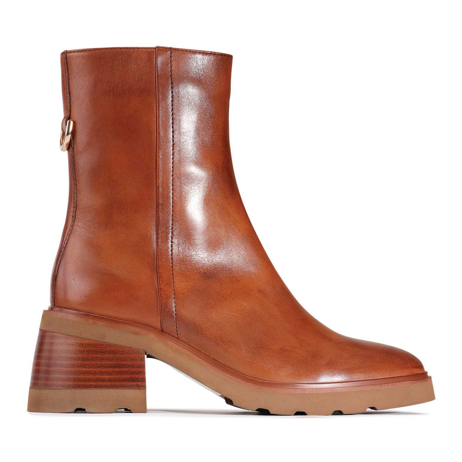 EOS Finley Boot